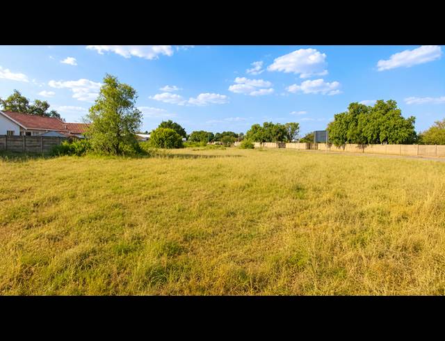 1,020M² VACANT LAND FOR SALE IN KOOKRUS